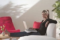 Подставка для ноутбука Logitech Comfort Lapdesk (white) 939-000092